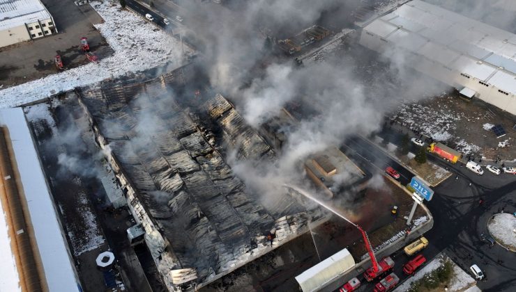 Kayseri’de mobilya fabrikasında yangın: 3 can kaybı