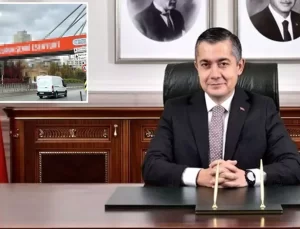 Kayyum Can Aksoy üst geçitlere “Güven ve Huzurun Şehri Esenyurt” afişleri astırdı