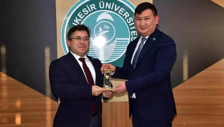 Kazakistan Başkonsolosu Balıkesir Üniversitesi’ni Ziyaret Etti