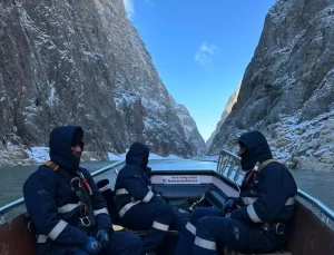 Kemaliye’de Elektrik Ekipleri Tipiye Yakalandı