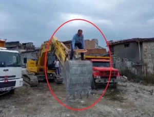 Kepçe Operatöründen Eğlenceli Künefe Gösterisi