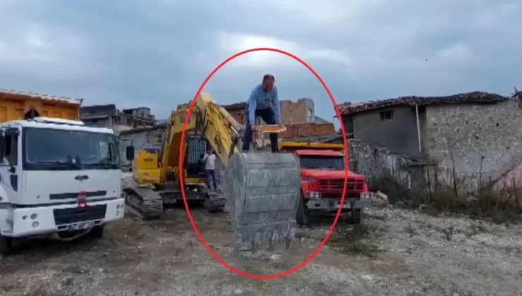 Kepçe Operatöründen Eğlenceli Künefe Gösterisi