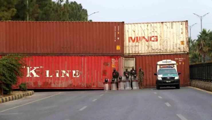 Khan Destekçileri İslamabad’da Çatıştı