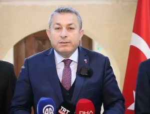 Kilis’te güçlendirilmeyen orta hasarlı binaların yıkımı sürüyor