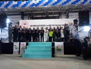 Kışın ısıtacak, yazın serinletecek pazar yerinin açılışını Bakan Yumaklı yaptı