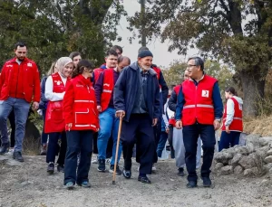 Kızılay, 82 Yaşındaki Ali Oral’a Yeni Ev Sağladı