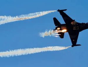 KKTC’deki Cumhuriyet Bayramı kutlamalarında SOLOTÜRK’ten gövde gösterisi