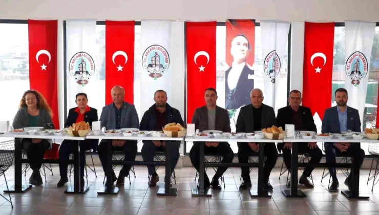 Koçarlı Belediye Başkanı Özgür Arıcı, Muhtarlarla Kahvaltıda Bir Araya Geldi