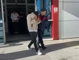 Koli bandıyla bağladıkları çifti gasbeden maskeli ve silahlı 3 şüpheli, yakalandı