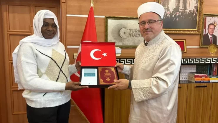 Kolombiyalı Paola Müslüman Oldu