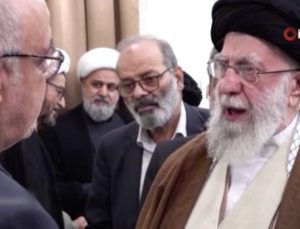 Komada olduğu iddia edilen Hamaney’den sağlıklıyım mesajı