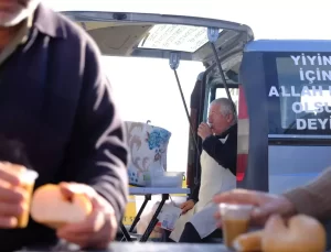 Konya’da Lokman Yıldız, 7 Yıldır Ücretsiz Çorba ve Limonata Dağıtıyor