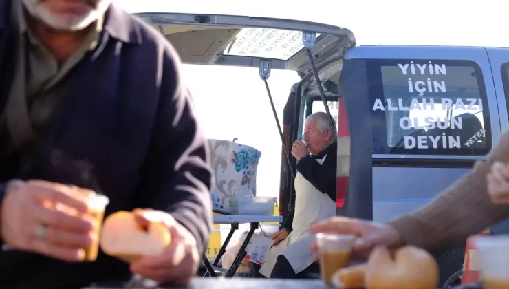 Konya’da Lokman Yıldız, 7 Yıldır Ücretsiz Çorba ve Limonata Dağıtıyor