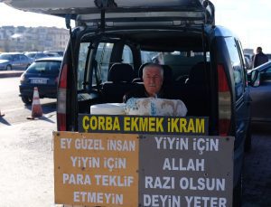 Konya’da ücretsiz çorba dağıtıyor