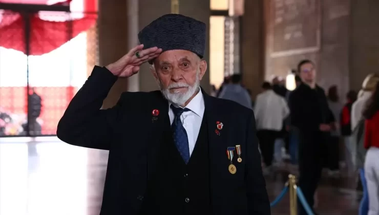 Kore Gazisi Şerafettin Baran, Anıtkabir’i ziyaret etti