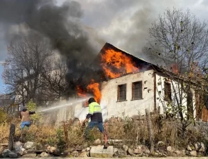 Koyulhisar’da Kömür Sobası Yangını: 90 Yaşındaki Kadın Hastaneye Kaldırıldı