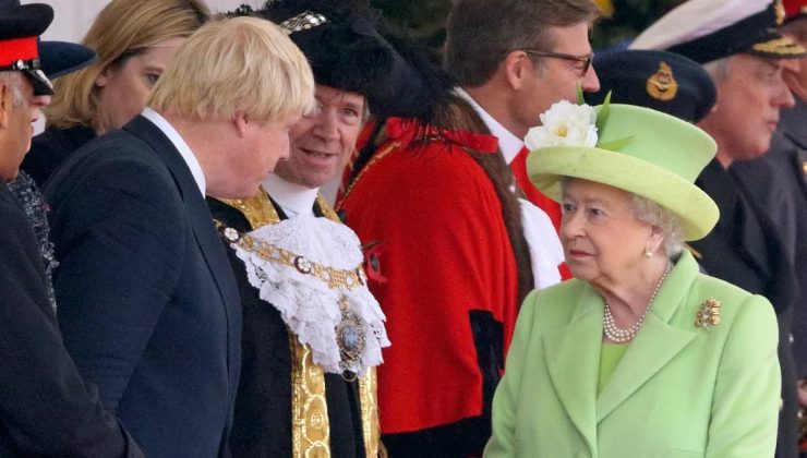 Kraliçe Elizabeth ölüm yatağında Boris Johnson’ı andı