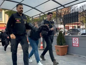 Küfürleşme Kavgası: Arkadaşını Bıçaklayarak Öldürdü