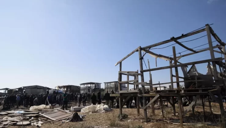 Kumköy Sahili’nde Çardak Yıkımına Direniş