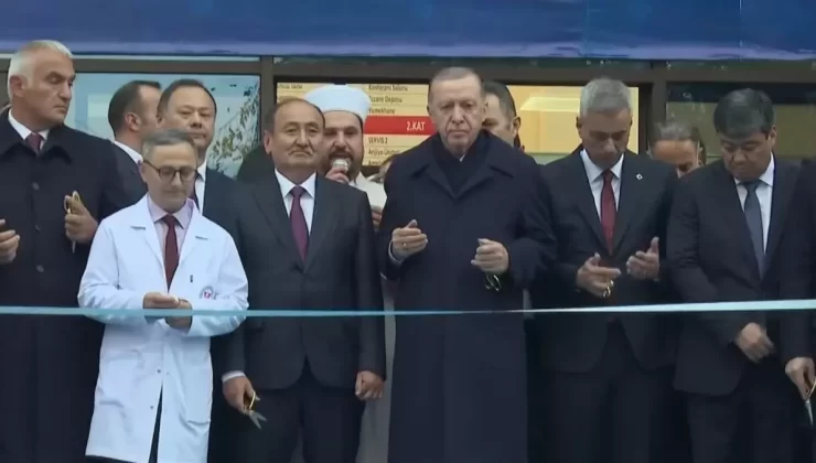 Kurdelesini Cumhurbaşkanı Erdoğan kesti! Hastanenin ismi açılışa damga vurdu