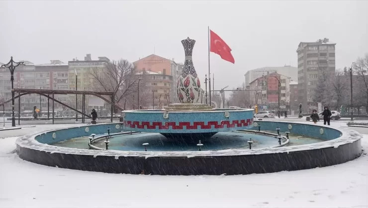 Kütahya’da Kar Yağışı Başladı
