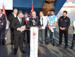 Lübnan’a Yardım Gemisi Ulaştı