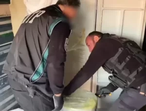 Malatya’da Kamyonette Uyuşturucu Ele Geçirildi, 3 Şüpheli Tutuklandı