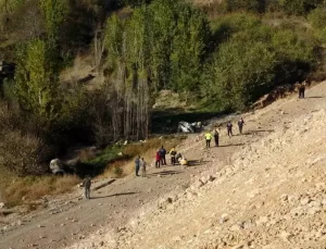 Malatya’da Ters Yönden Giden Araç Dereye Uçtu