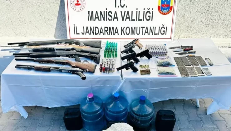 Manisa’da Şüphelilere Operasyon: Silah, Uyuşturucu ve Kaçak Alkol Ele Geçirildi