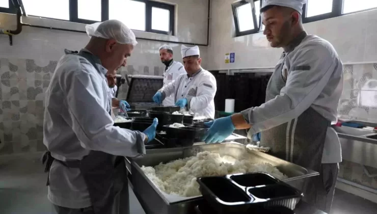 Mardin’de Aşevinin Yeniden Açılışıyla İhtiyaç Sahiplerine Sıcak Yemek Ulaştırılıyor