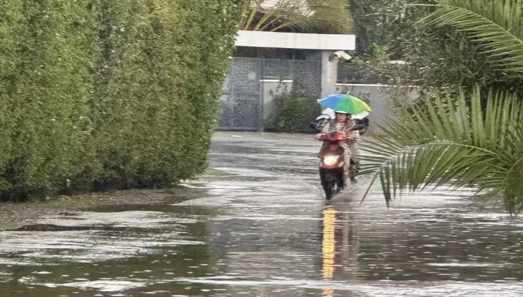 Marmaris’te Sağanak Yaşamı Olumsuz Etkiledi