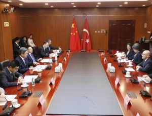 Mehmet Şimşek, Çinli mevkidaşı ile Pekin’de buluştu