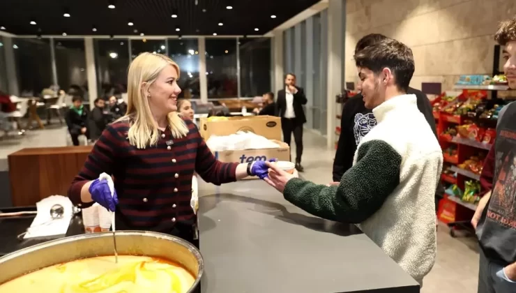 Merkezefendi Belediyesi Öğrencilere Sıcak Çorba İkramında Bulundu