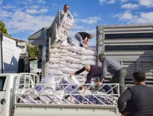 Mersin Büyükşehir Belediyesi’nden Yetiştiricilere 438 Bin Kilogram Yem Desteği