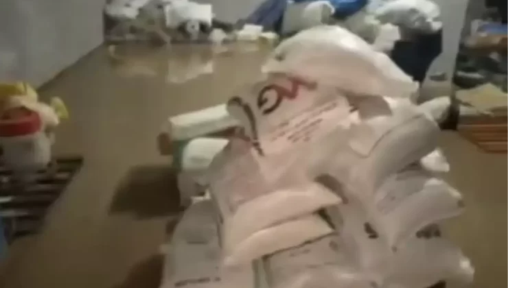 Mersin Tarsus’ta Sağanak Yağış Su Baskınlarına Neden Oldu