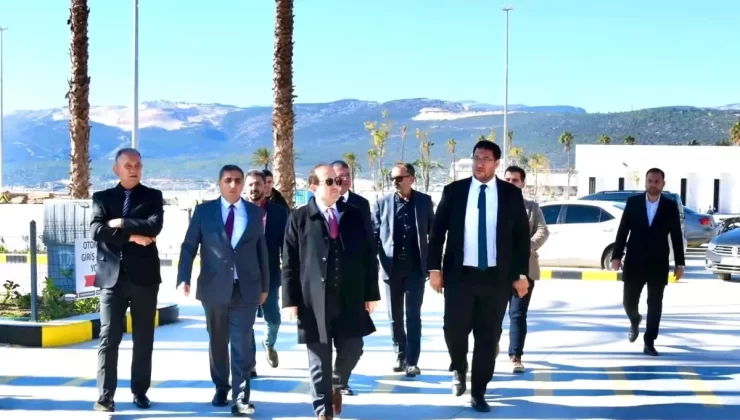 Mersin Valisi Pehlivan, Ceyport Uluslararası Taşucu Limanı’nda İncelemelerde Bulundu