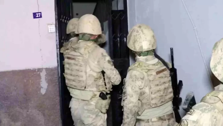 Mersin’de PKK Propagandası Yapan 6 Şüpheli Yakalandı