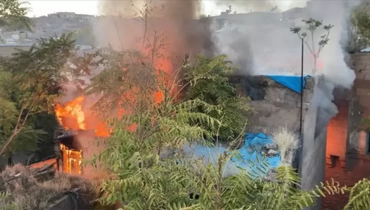 Metruk Evde Yangın Çıktı