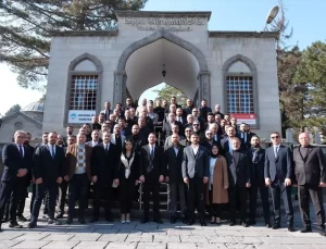 MHP Yeni Yönetimi Türbe Ziyareti Yaptı