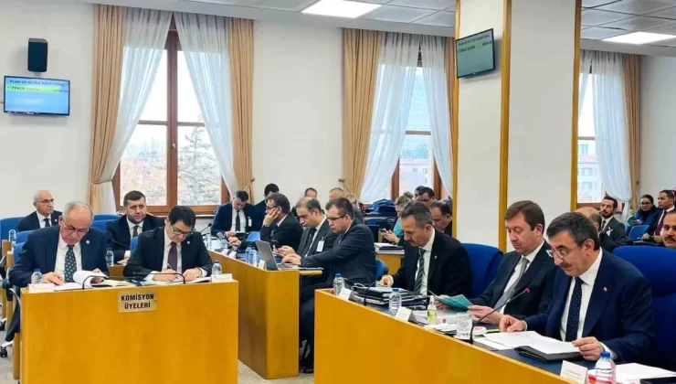 MHP’li Ersoy’dan Erciyes Anadolu Holding Vurgusu