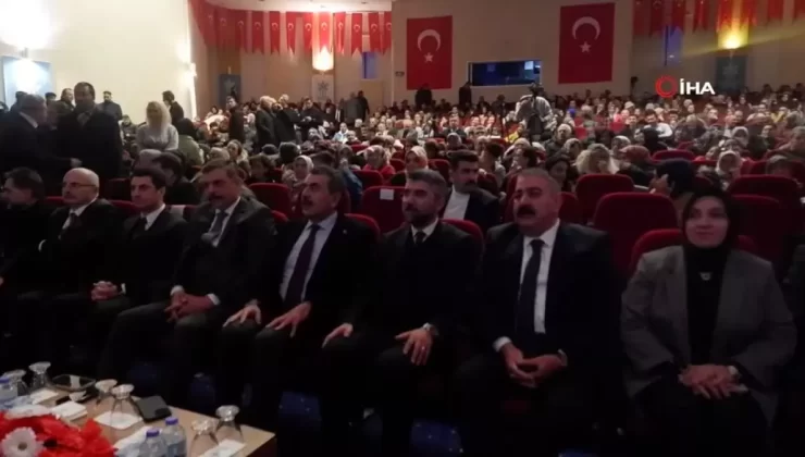 Milli Eğitim Bakanı Tekin’den Öğretmenler Günü Konserine Duygu Dolu Anlar