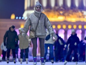 Moskova’da buz pateni sezonu iddialı başladı