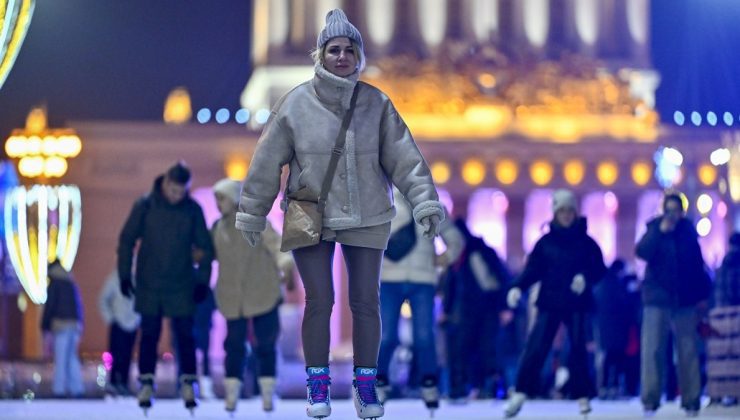 Moskova’da buz pateni sezonu iddialı başladı