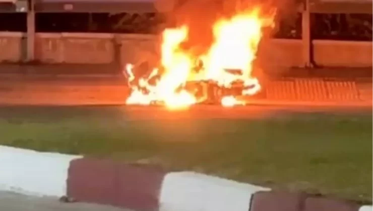 Motosiklet Sürücüsü Benzin Deposu ile Oynadı