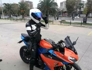 Motosikletli Kadın Doğum Gününü Kutlattı