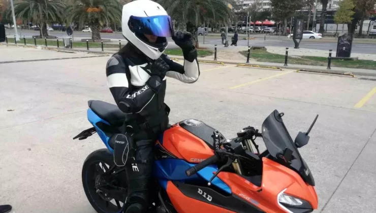 Motosikletli Kadın Doğum Gününü Kutlattı