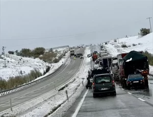 Mucur’da Zincirleme Kaza: 5 Yaralı