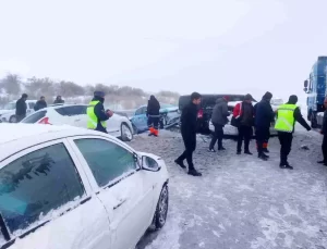 Mucur’da Zincirleme Trafik Kazası