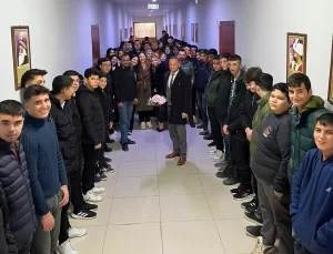 Müdüre Sürpriz Öğretmenler Günü