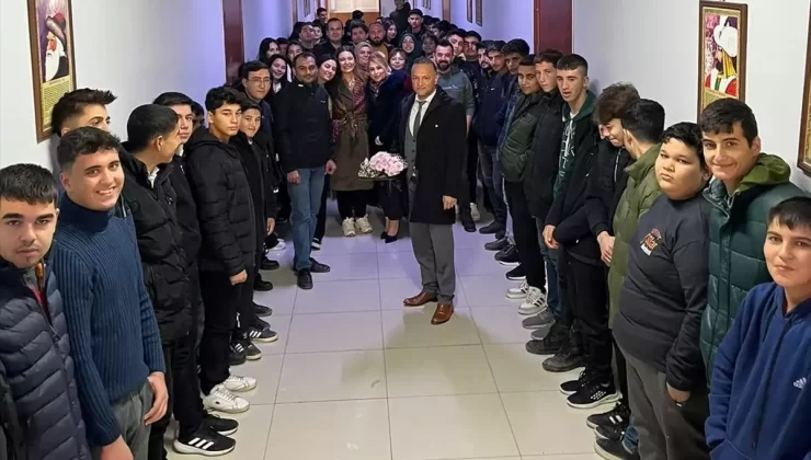 Müdüre Sürpriz Öğretmenler Günü